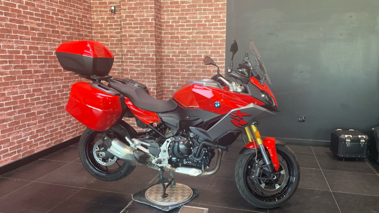 BMW F900 XR
